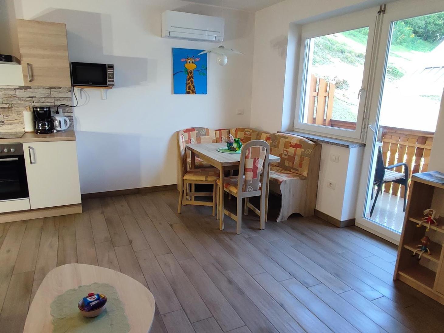 Apartments And Wellness Jelovca Radovljica Esterno foto