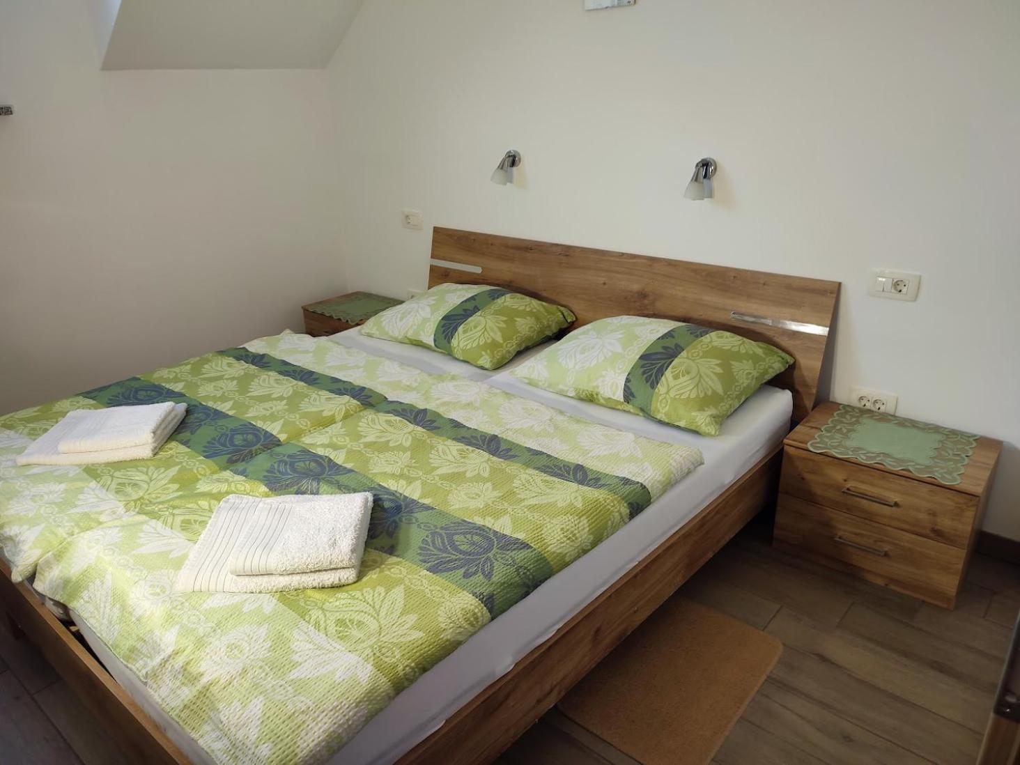 Apartments And Wellness Jelovca Radovljica Esterno foto
